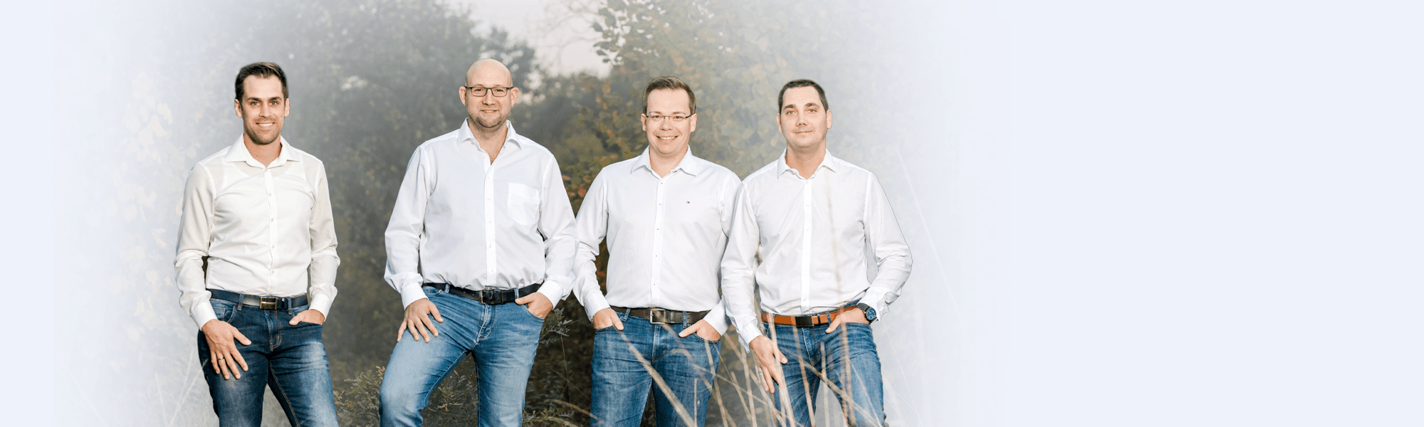 Das Team der Generalagentur Pinkatal OG  - alle in weißem Hemd..